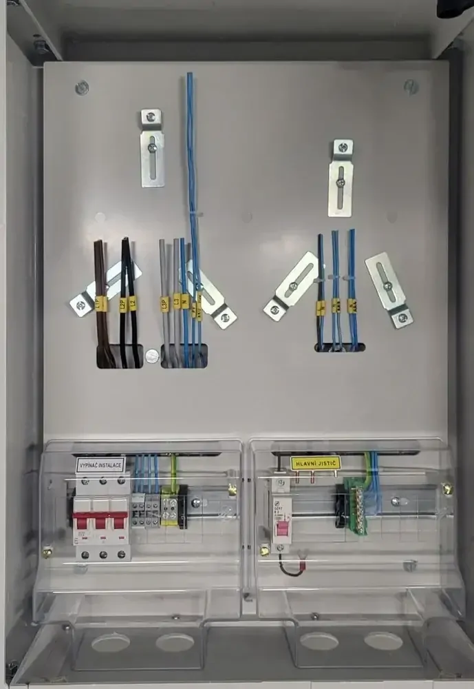Rozvaděč elektroměrový s fotovoltaikou ER212/NVP7P-C/63A-QM+FV-CEZ+E.ON, DCK Holoubkov, 555000125