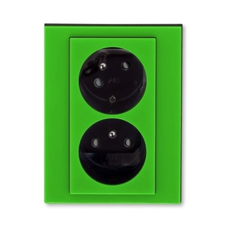 Zásuvka dvojnásobná bezšroubová, s clonkami, pootočená, 5513H-C02357 67, ABB, Levit®, zelená / kouřová černá